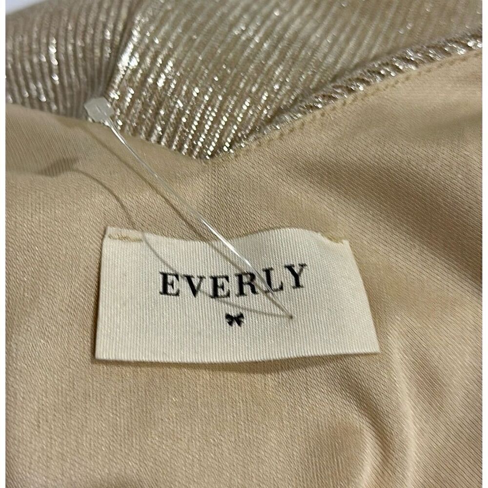 Everly Women's Gold Metallic Sleeveless Romper Size M - NWOT - Picture 5 of 6